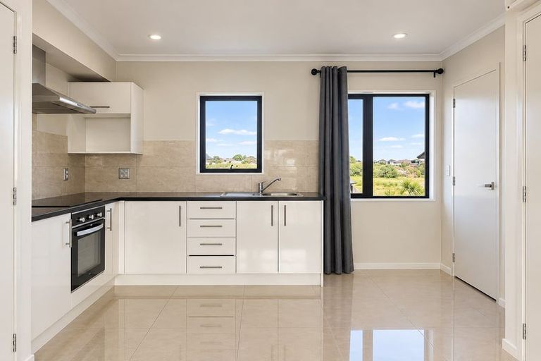 Photo of property in 2/8 Kerrs Road, Wiri, Auckland, 2104