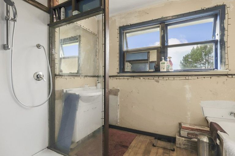 Photo of property in 114 Ennis Avenue, Pakuranga Heights, Auckland, 2010