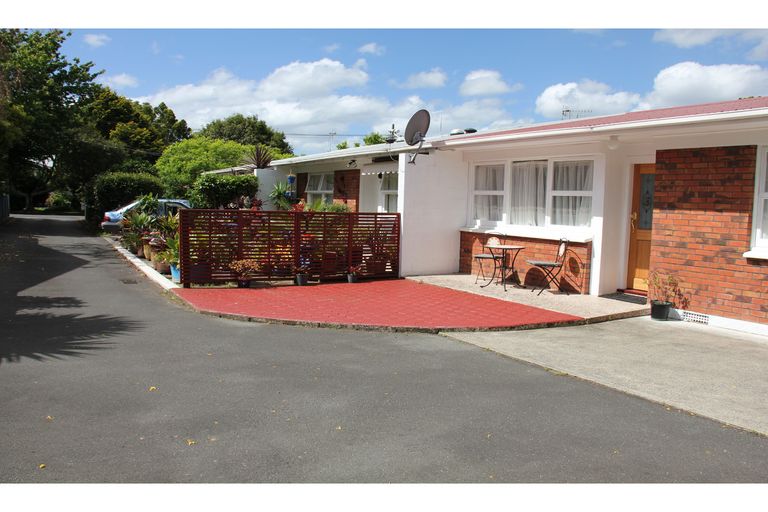 Photo of property in 12 Graham Street, One Tree Point, 0118
