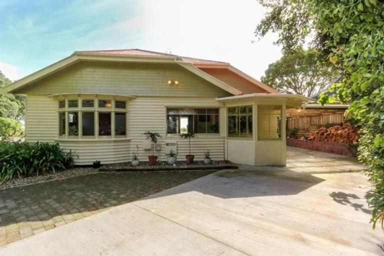 Photo of property in 12 Tamar Street, New Plymouth, 4310