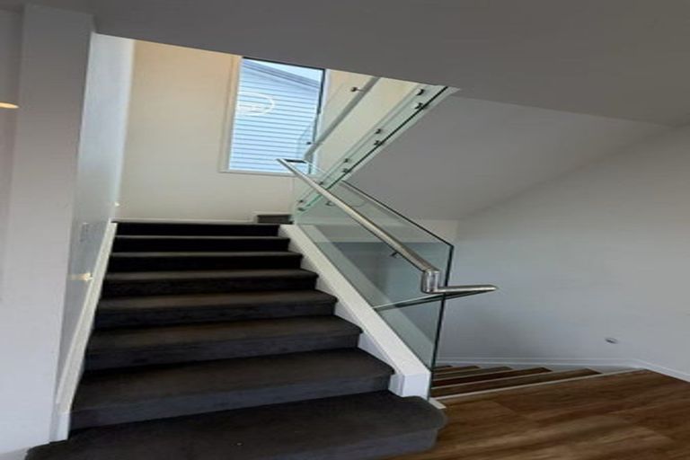 Photo of property in 39b Exminster Street, Blockhouse Bay, Auckland, 0600