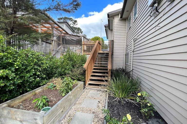 Photo of property in 92a Schnapper Rock Road, Schnapper Rock, Auckland, 0632