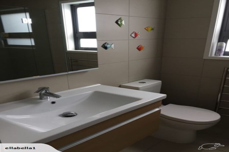 Photo of property in 16 Roberts Street, Martinborough, 5711