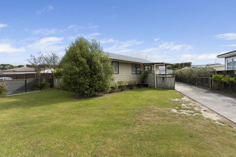 Photo of property in 19 Mcleavey Drive, Kelvin Grove, Palmerston North, 4414