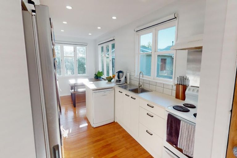 Photo of property in 15 Dorset Crescent, Hokowhitu, Palmerston North, 4410