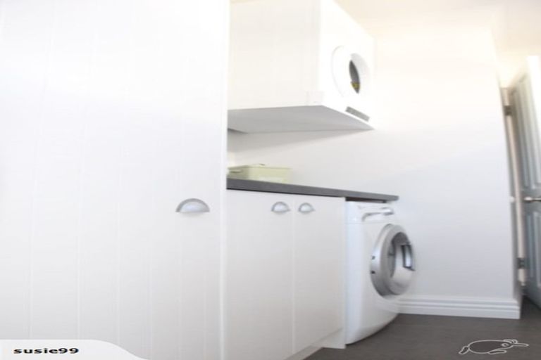 Photo of property in 12 Pendarves Street, New Plymouth, 4310