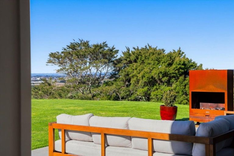 Photo of property in 25 Morepork Way, Papamoa, 3183