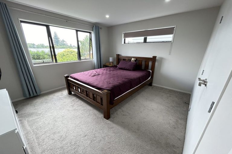 Photo of property in 5/30 West Coast Road, Glen Eden, Auckland, 0602