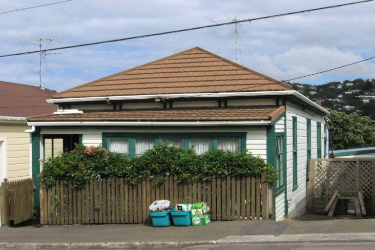 Photo of property in 7 Herald Terrace, Berhampore, Wellington, 6023