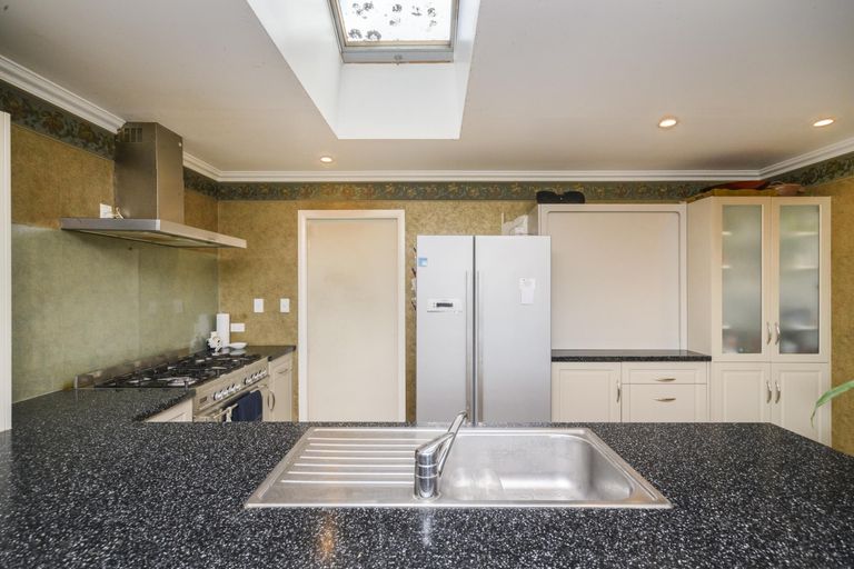 Photo of property in 32 Johnstone Drive, Fitzherbert, Palmerston North, 4410