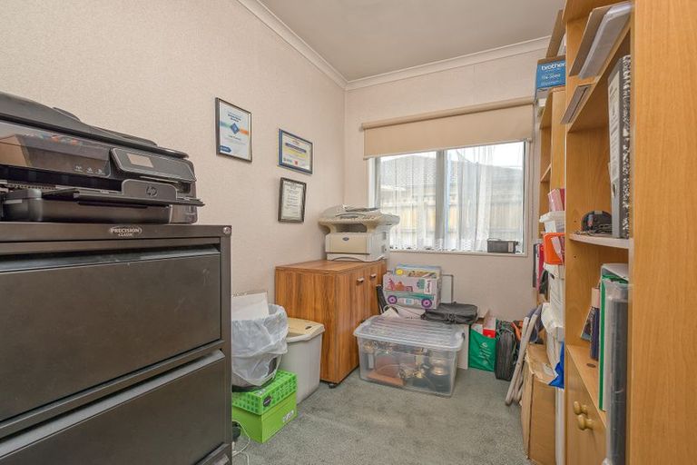 Photo of property in 52 Montilla Place, Manurewa, Auckland, 2102