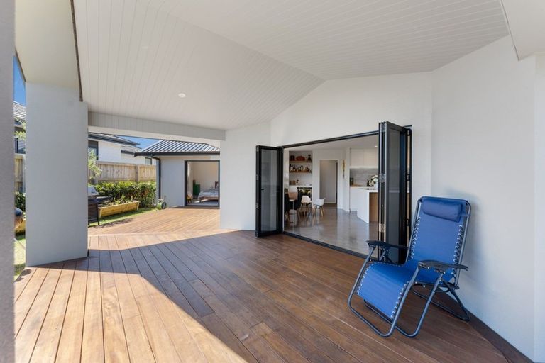 Photo of property in 18 Kotare Drive, Waiwhakaiho, New Plymouth, 4312