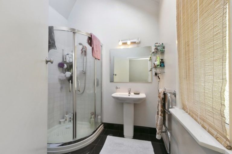 Photo of property in 182 Eastern Hutt Road, Taita, Lower Hutt, 5019