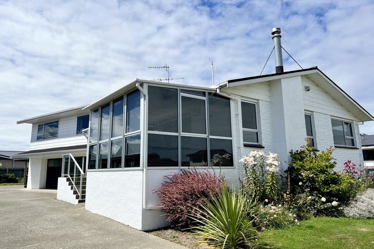 Photo of property in 32 Kildare Drive, Waikiwi, Invercargill, 9810