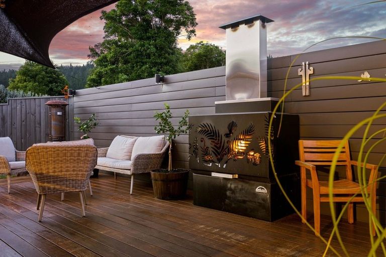 Photo of property in 6 Applemoors Way, Riverhead, 0820