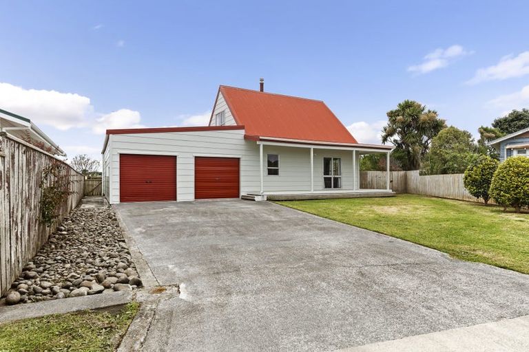 Photo of property in 22 Ponderosa Place, Opunake, 4616