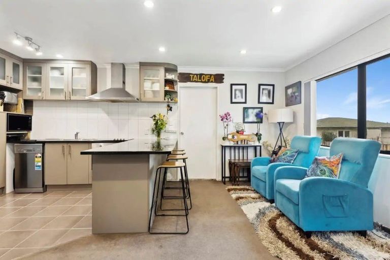 Photo of property in 18a Christmas Road, Manurewa, Auckland, 2102