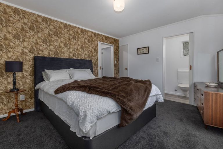 Photo of property in 3 Miro Road, Raumati South, Paraparaumu, 5032