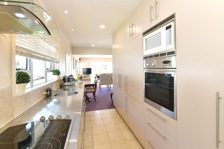 Photo of property in 1/42 Sunrise Avenue, Mairangi Bay, Auckland, 0630