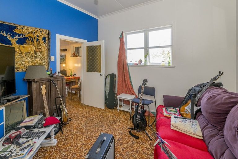 Photo of property in 16 Stout Street, Shannon, 4821