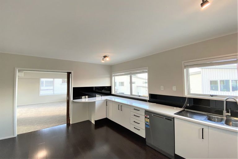 Photo of property in 32a Tirimoana Road, Te Atatu South, Auckland, 0602