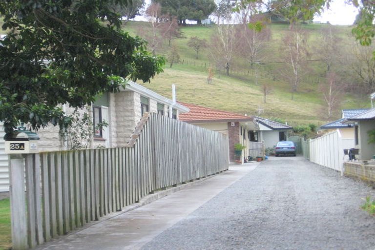 Photo of property in 25 Golding Road, Taradale, Napier, 4112