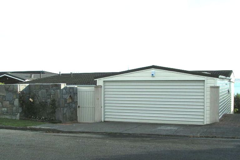 Photo of property in 2/14 Pine Ridge Terrace, Hauraki, Auckland, 0622