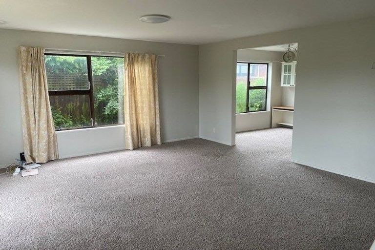 Photo of property in 2/7 Rhyl Place, Bryndwr, Christchurch, 8053