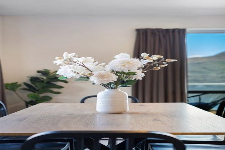 Photo of property in 59 Dart Place, Fernhill, Queenstown, 9300