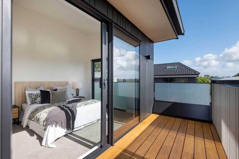 Photo of property in 8a Serrata Place, Browns Bay, Auckland, 0630