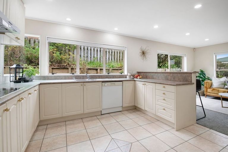 Photo of property in 36 Woodstock Road, Forrest Hill, Auckland, 0620