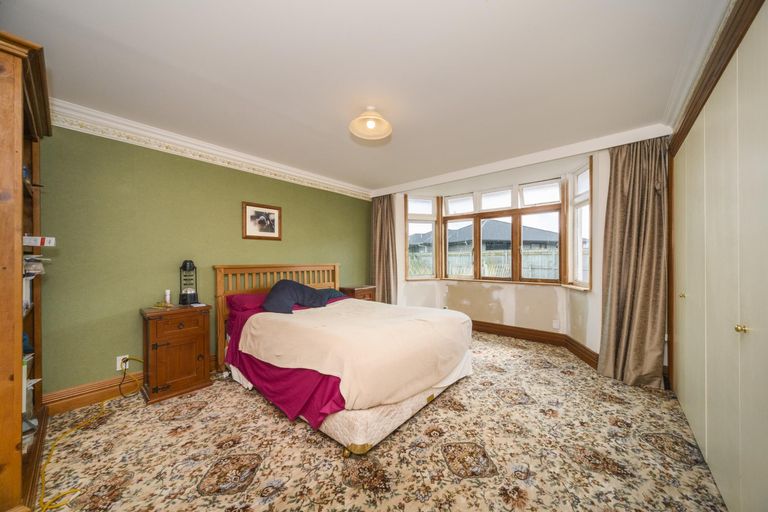 Photo of property in 32 Johnstone Drive, Fitzherbert, Palmerston North, 4410