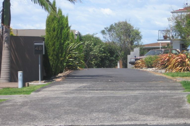 Photo of property in 48 Raleigh Road, Northcote, Auckland, 0627