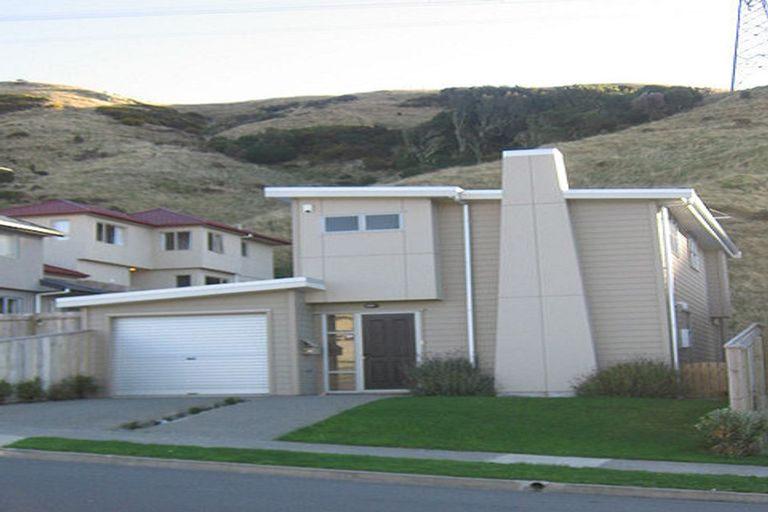 Photo of property in 48 Erlestoke Crescent, Churton Park, Wellington, 6037