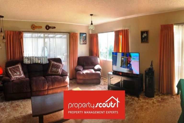 Photo of property in 2/7 Highland Park Drive, Highland Park, Auckland, 2010