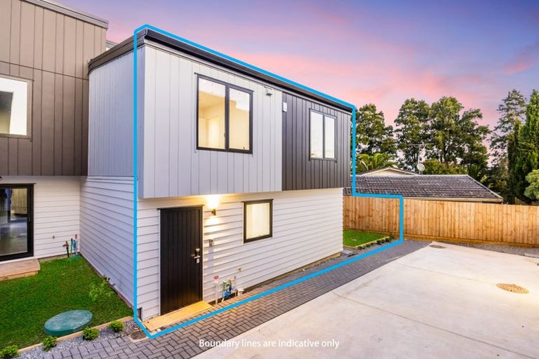 Photo of property in 6/24 Tupaki Place, Pakuranga Heights, Auckland, 2010