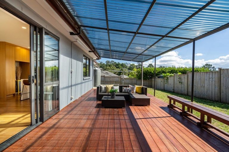 Photo of property in 17 Oak Bark Drive, Schnapper Rock, Auckland, 0632