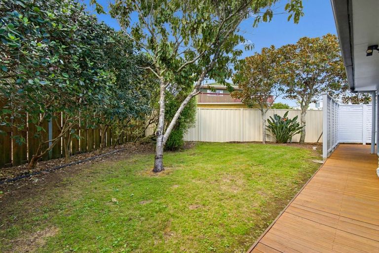 Photo of property in 1/15 Claresholm Place, Mangere Bridge, Auckland, 2022