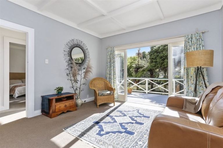 Photo of property in 1/18 Gill Avenue, Te Atatu Peninsula, Auckland, 0610