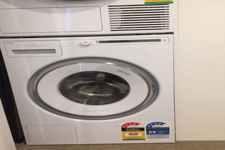 Photo of property in 1/60 Hepburn Road, Glendene, Auckland, 0602