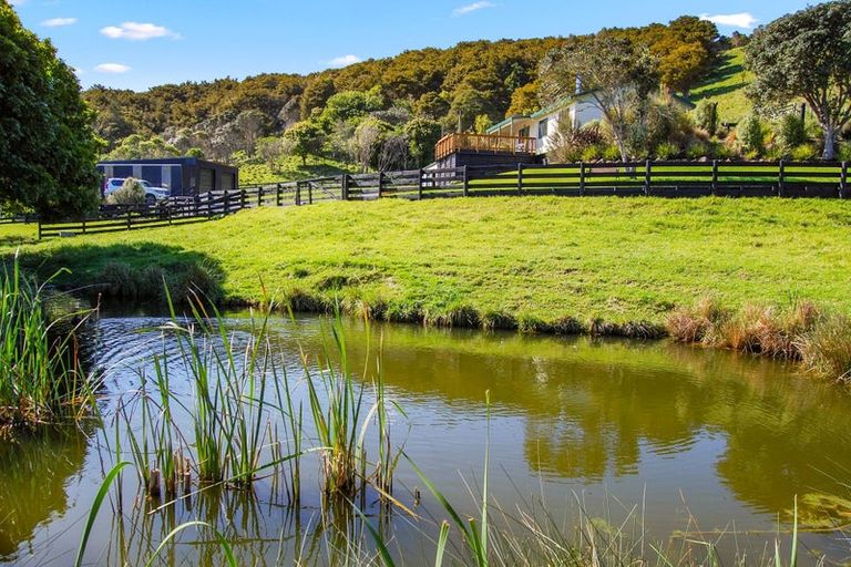 Photo of property in 598a Oneriri Road, Kaiwaka, 0573