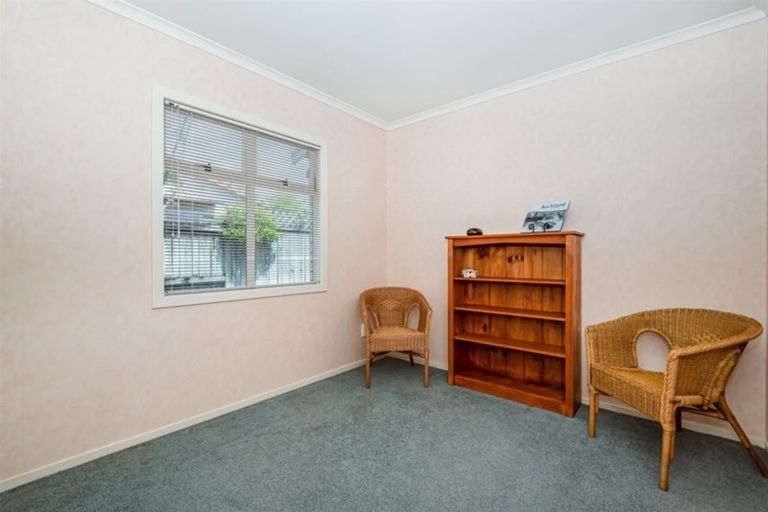 Photo of property in 7 Cinnabar Place, Westgate, Auckland, 0614