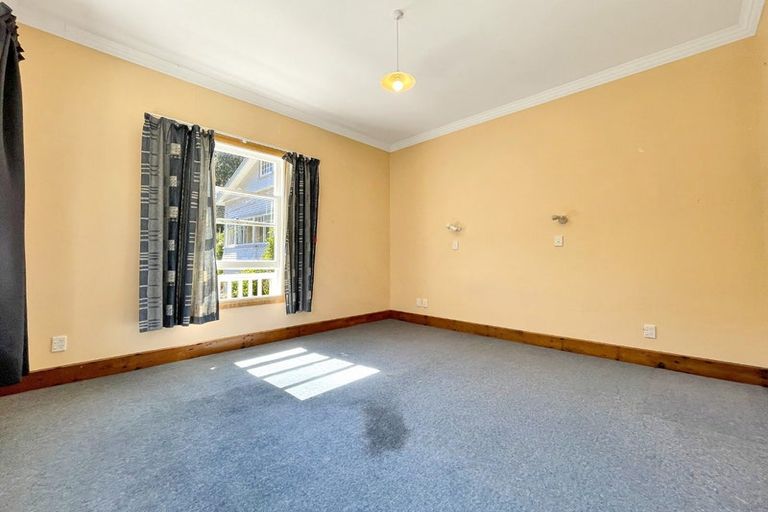 Photo of property in 123a Glenmore Street, Kelburn, Wellington, 6012