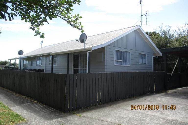 Photo of property in 57 Tiromoana Road, Raumati South, Paraparaumu, 5032