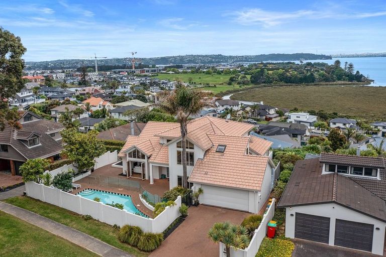 Photo of property in 32 Wiseley Road, Hobsonville, Auckland, 0618