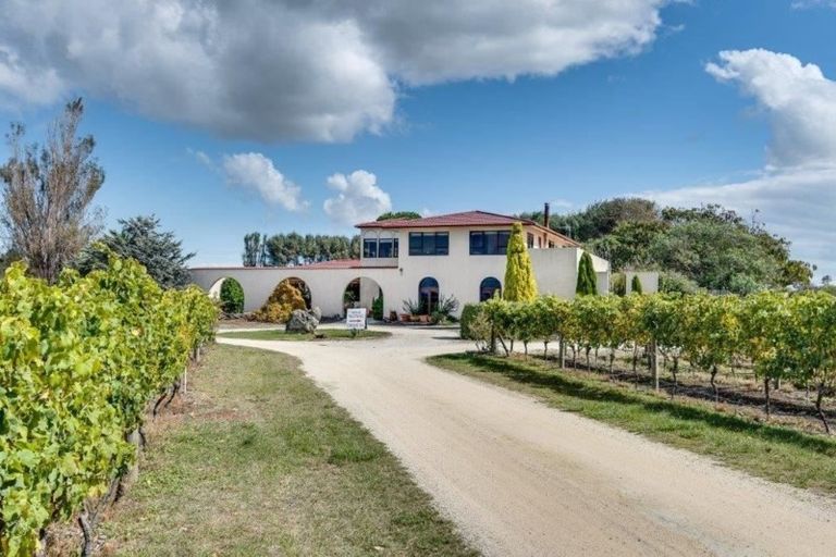 Photo of property in 50 Clifton Road, Tongaporutu, Urenui, 4378