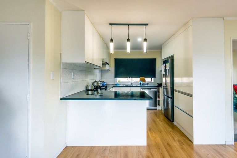Photo of property in 5 Sherpa Place, Massey, Auckland, 0614