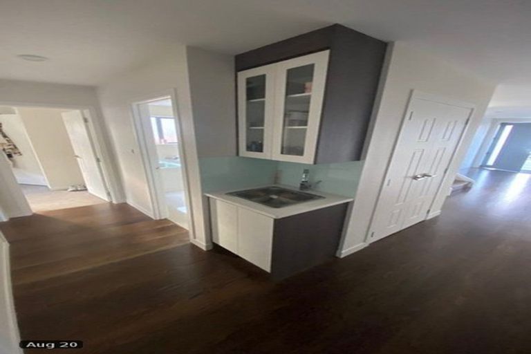 Photo of property in 70 Headland Drive, Long Bay, Auckland, 0630