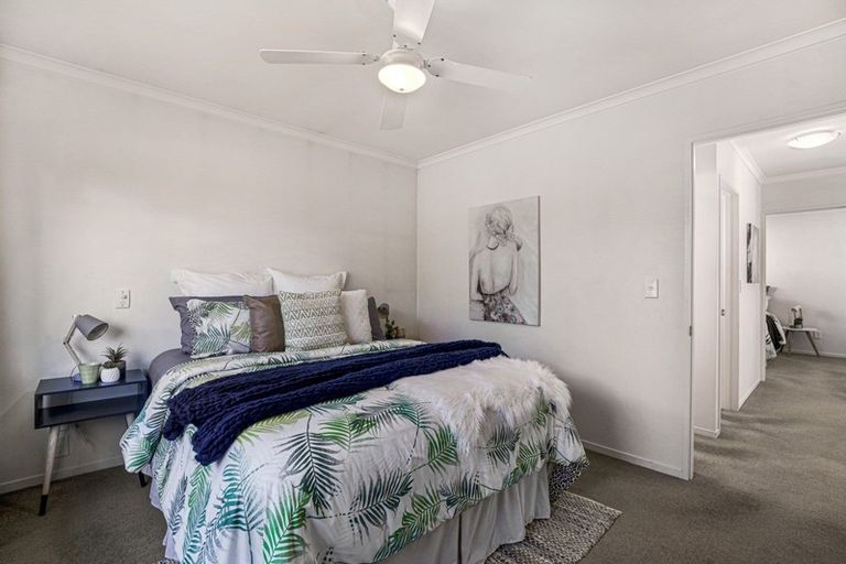 Photo of property in 6 Waihurihia Street, Otaki, 5512