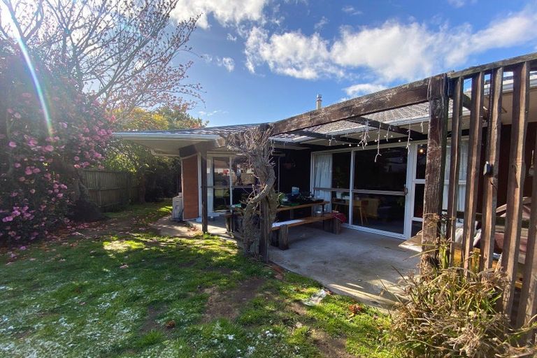 Photo of property in 77 Garreg Road, Bryndwr, Christchurch, 8052